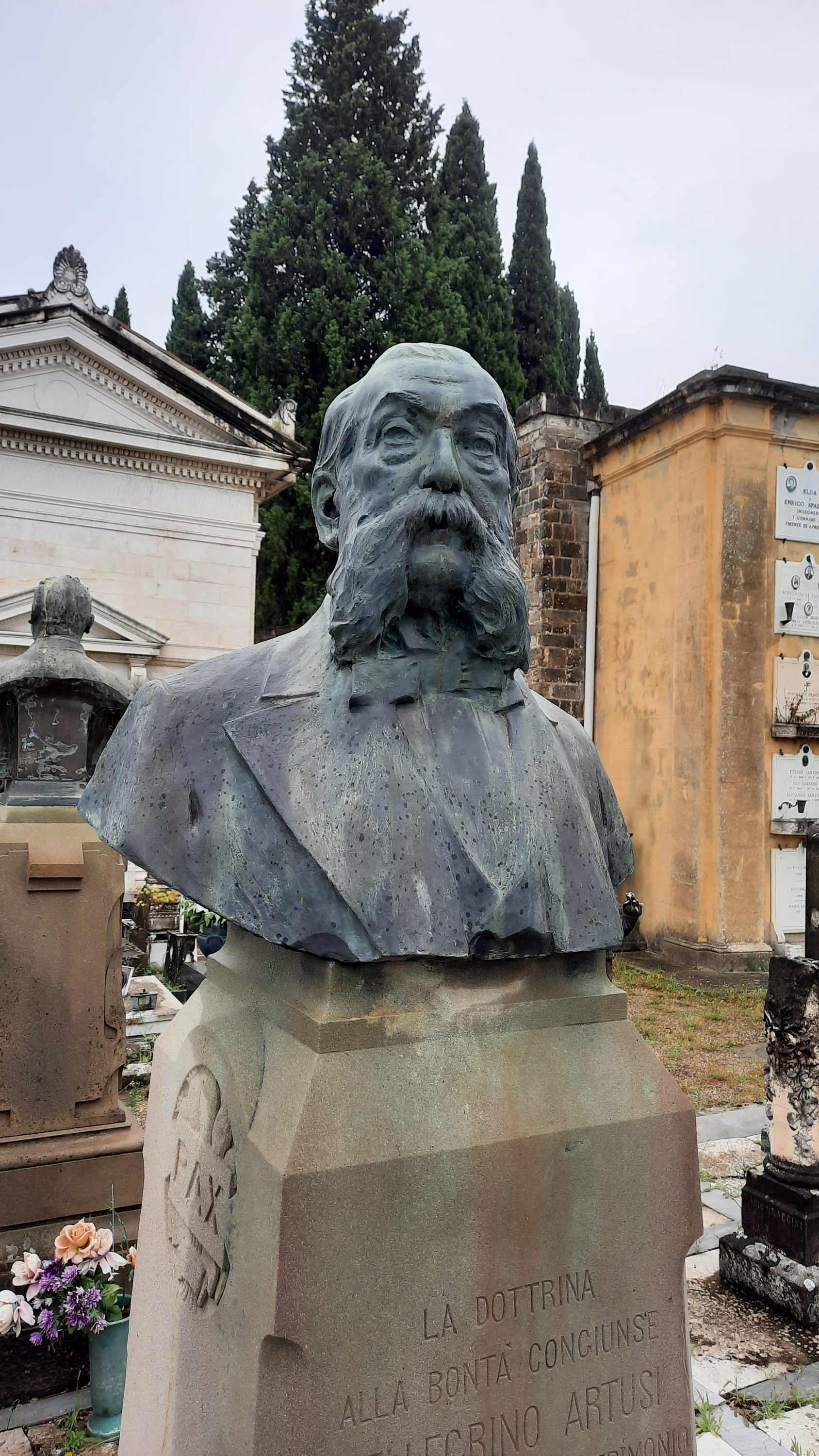 Pellegrino Artusi's tomb, Florence - 03.jpg